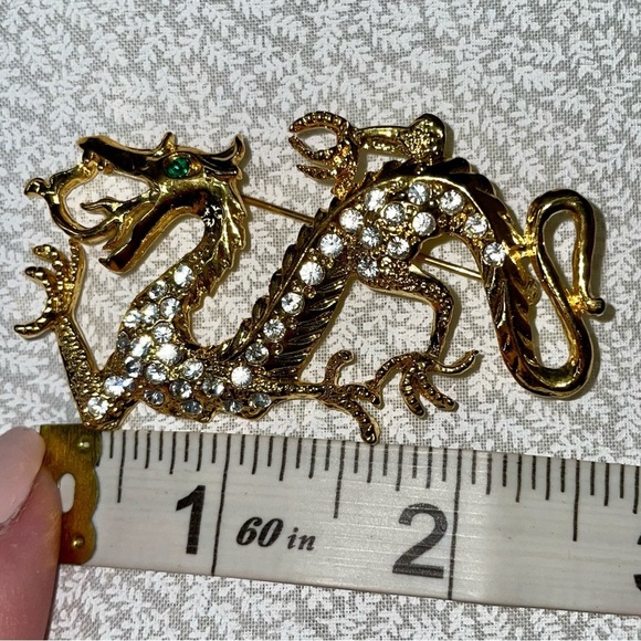 Vintage Gold Tone Chinese Dragon Clear Rhinestone Body Green Stone Eye Brooch - Picture 6 of 10